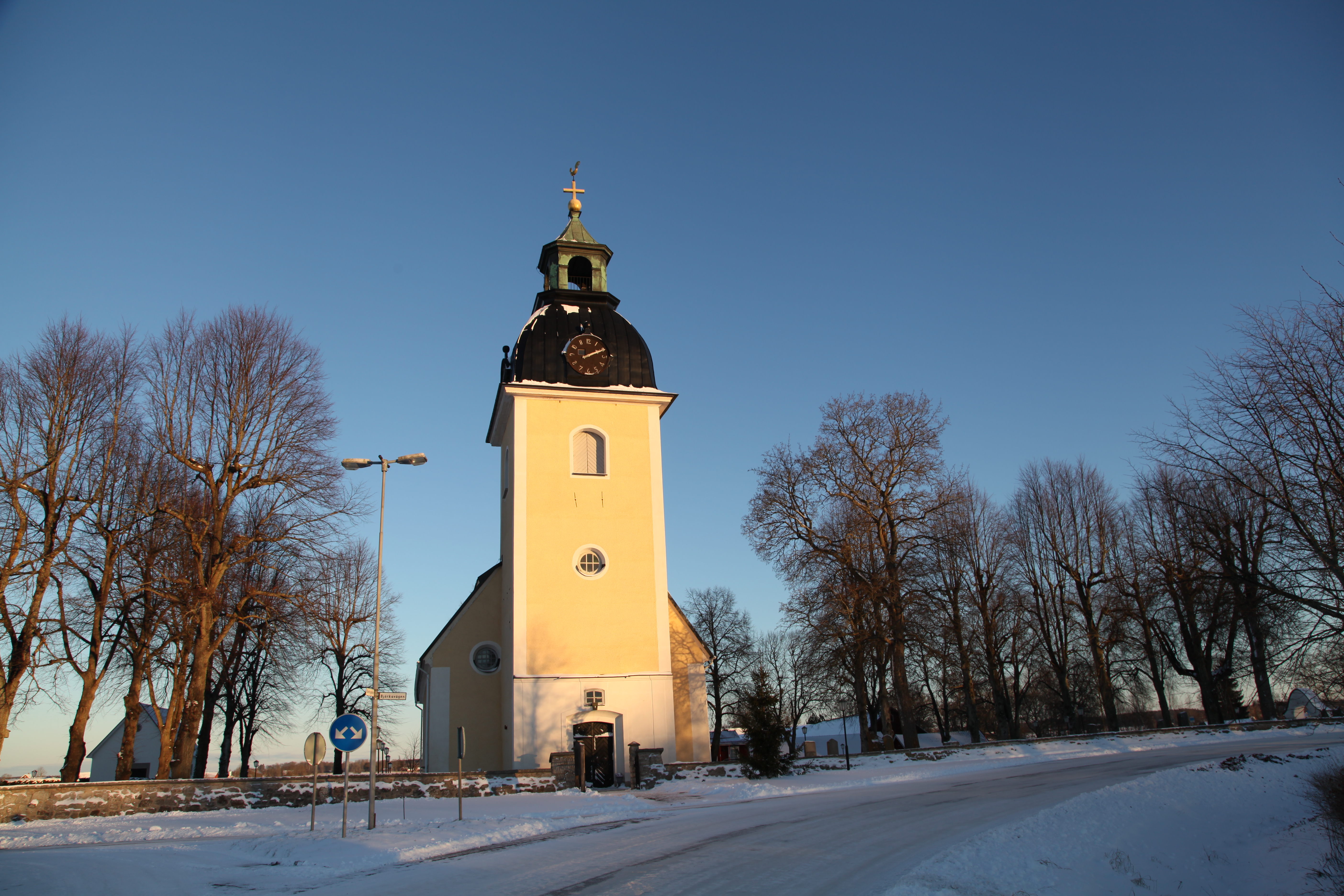 Ekeby kyrka