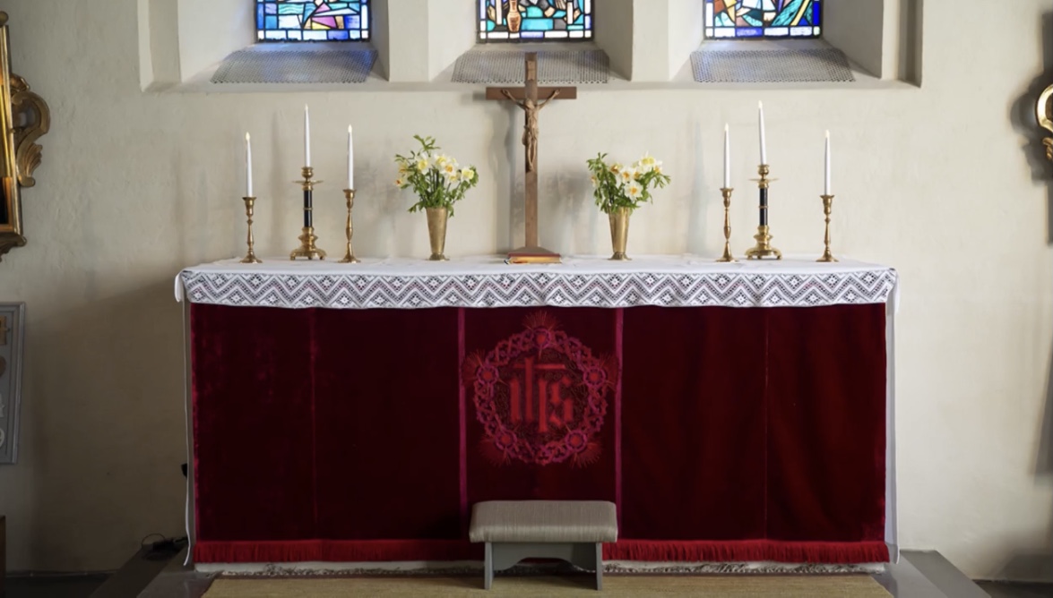 Kumla kyrka, altare pingstdagen