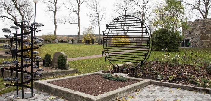 Askgravlund på Sankt Halvards kyrkogård.