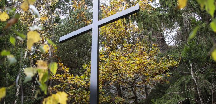 Kors Gamla kyrkogården.