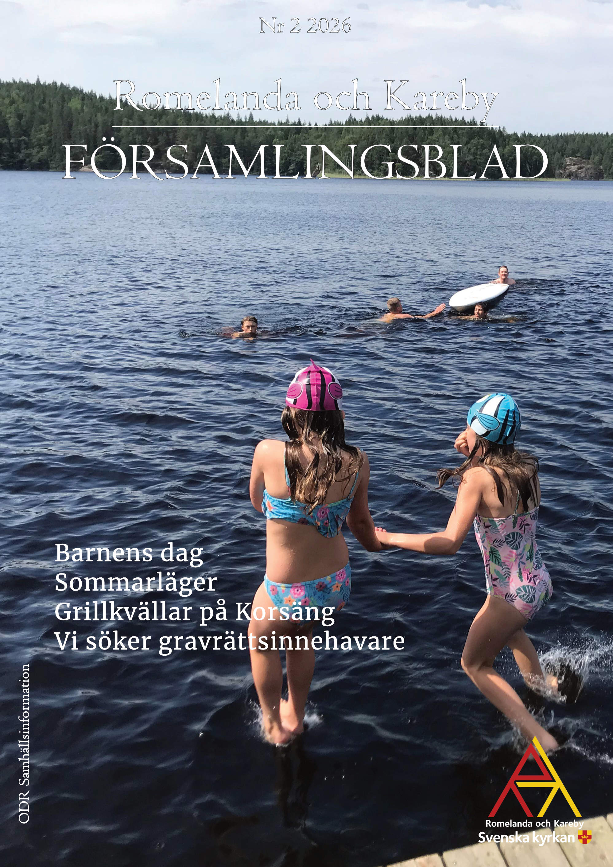 Bild på barn som hoppar ner i vattnet i Håltsjön, Romelanda