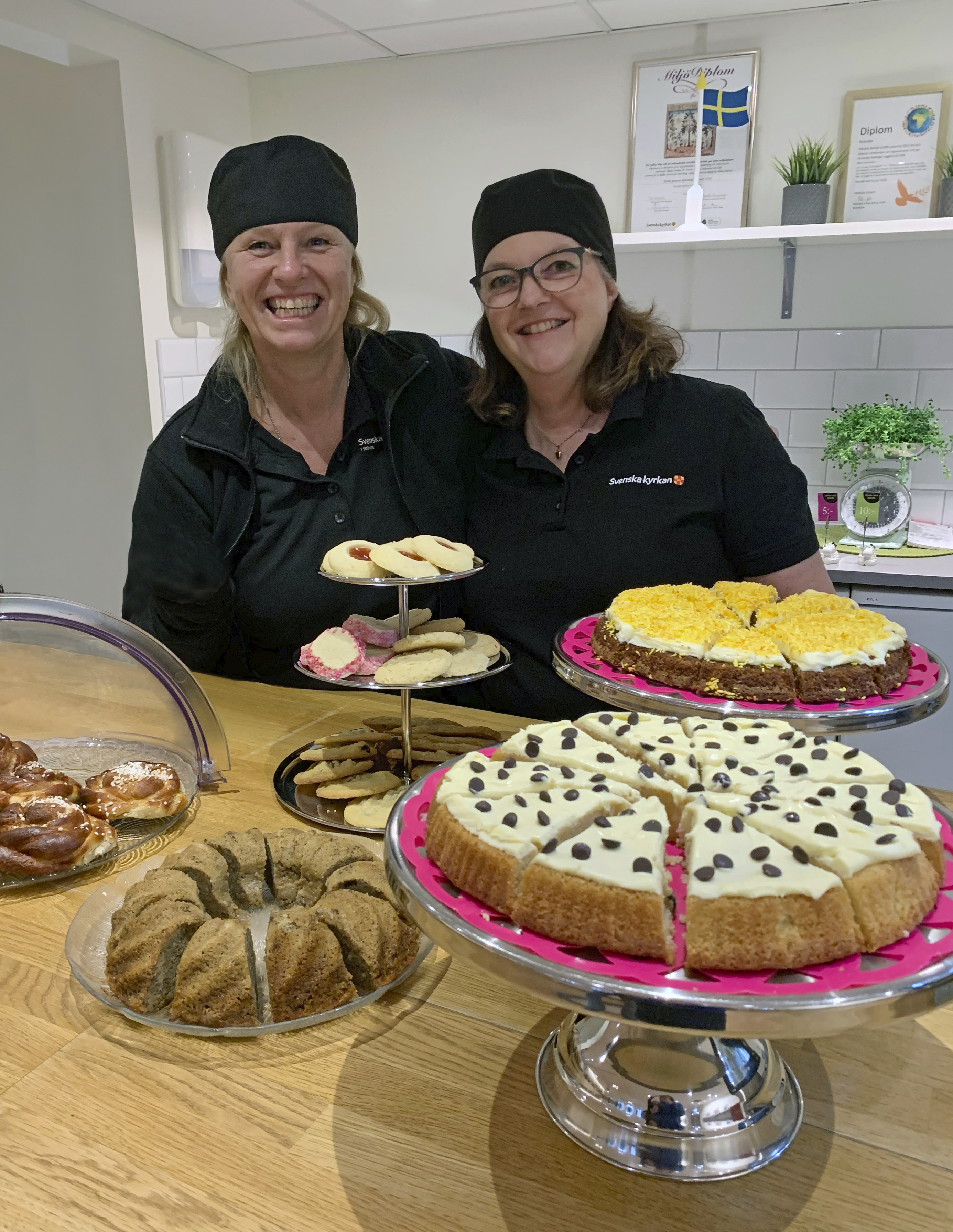 Personal i Elins cafe.