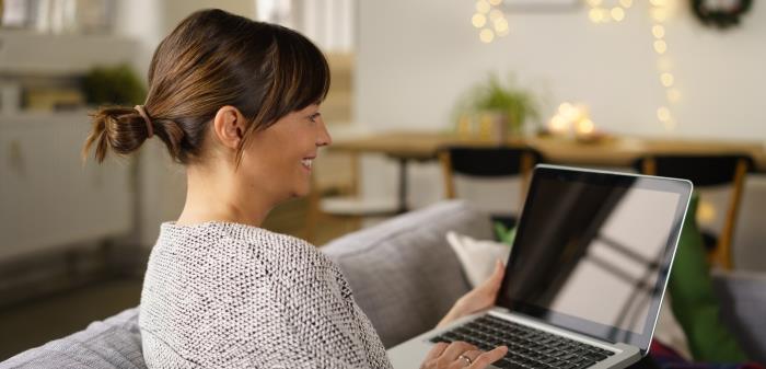 Just nu följer vi rådet från regeringen att inte mötas för att hindra smittspridning. Istället sänder vi söndagsgudstjänst digitalt.