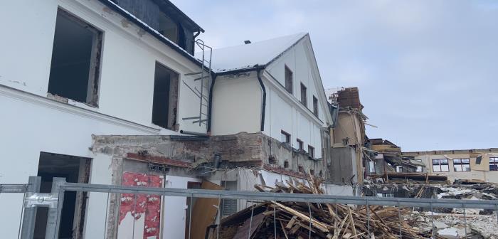 Rivning av Kyrkans hus i Tidaholm.