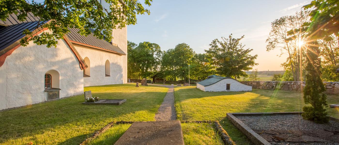 Ytterjärna kyrkogård