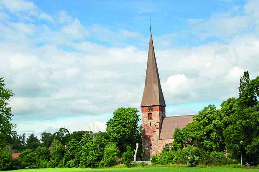 Vaksala kyrka, exteriör