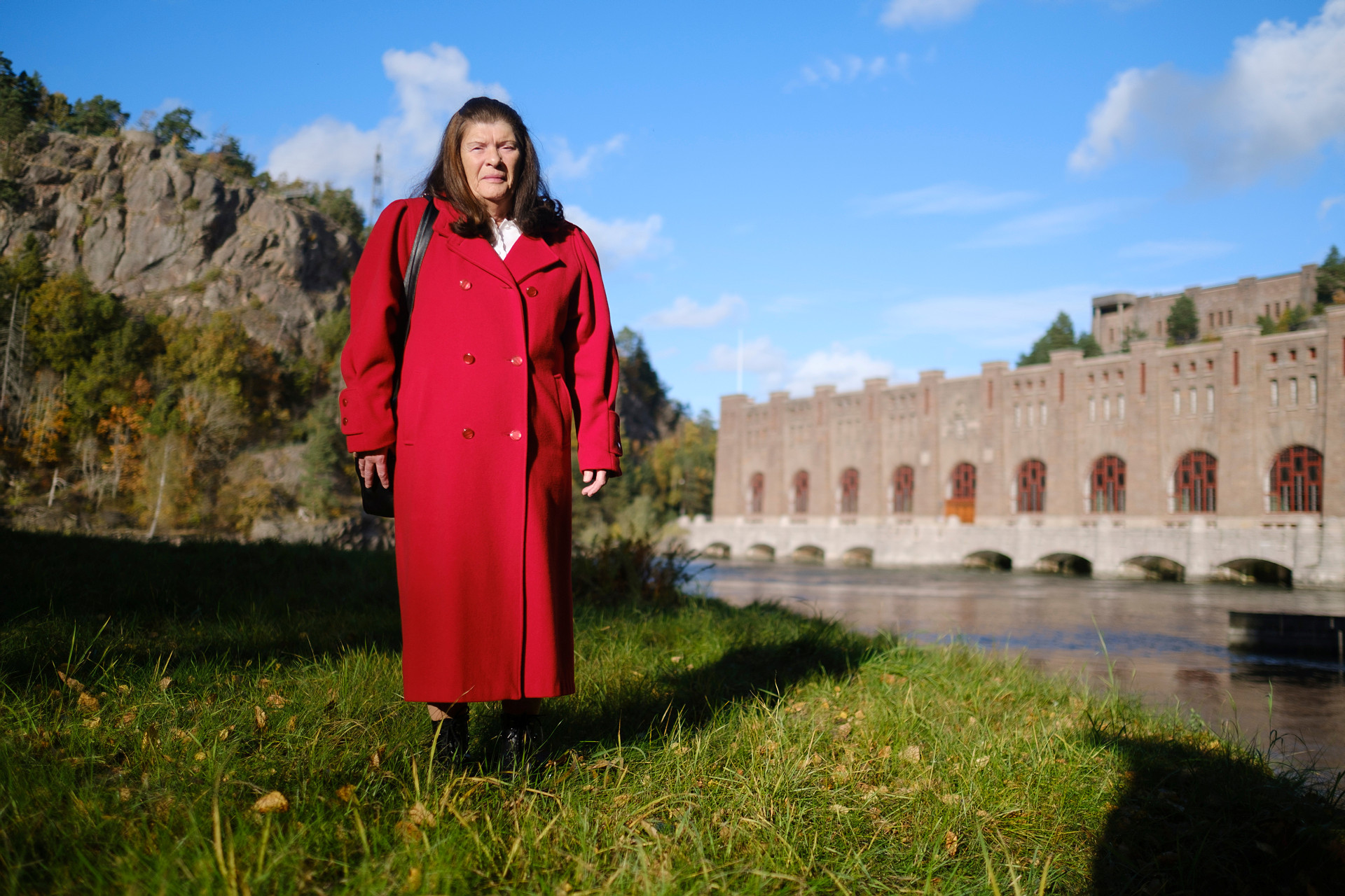 Annika Hjortkap framför Olidestationen