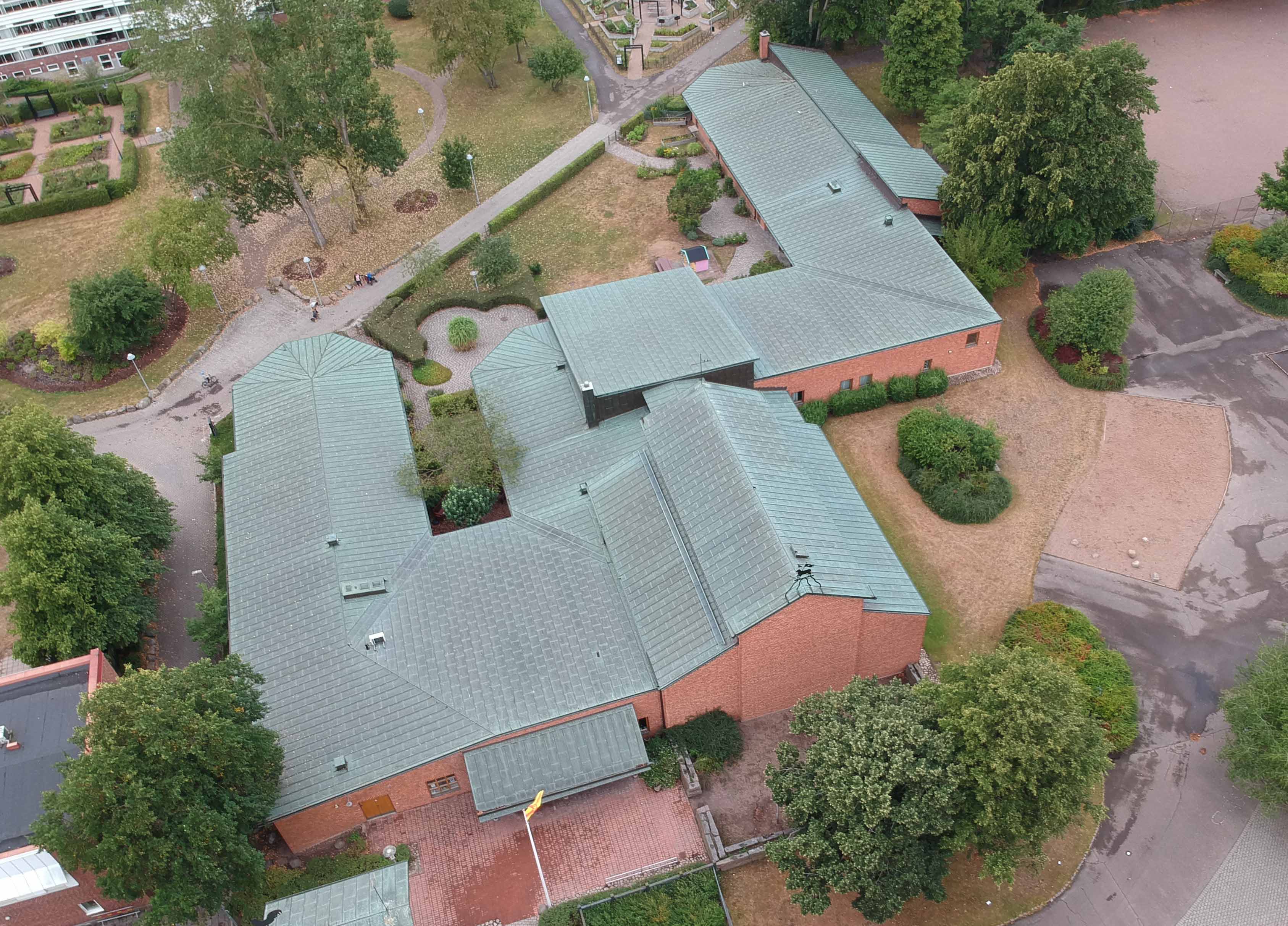 flygbild på den gode herdens kyrka
