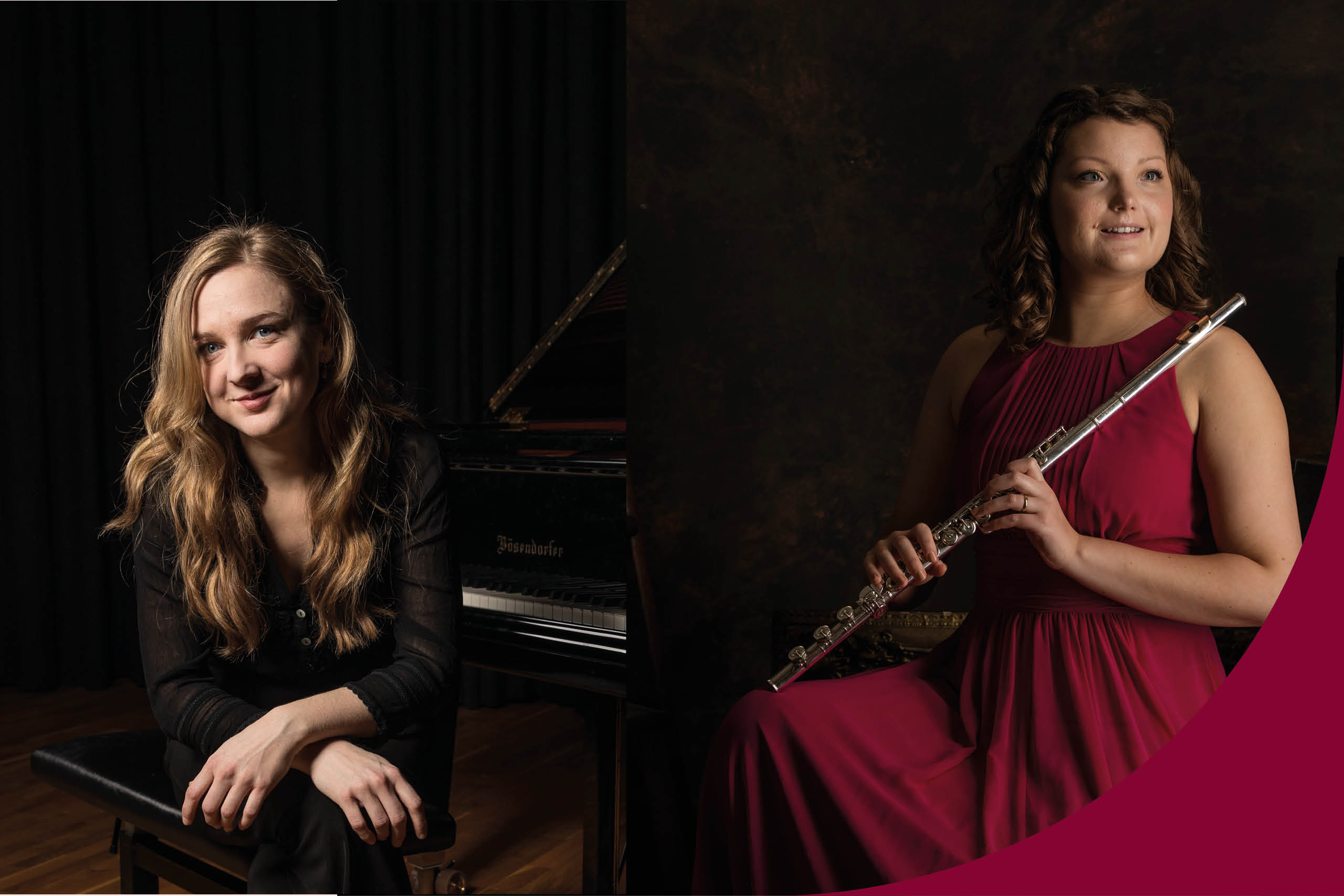 En bild på de två musikerna som sitter med sina instrument mot en mörk bakgrund. 