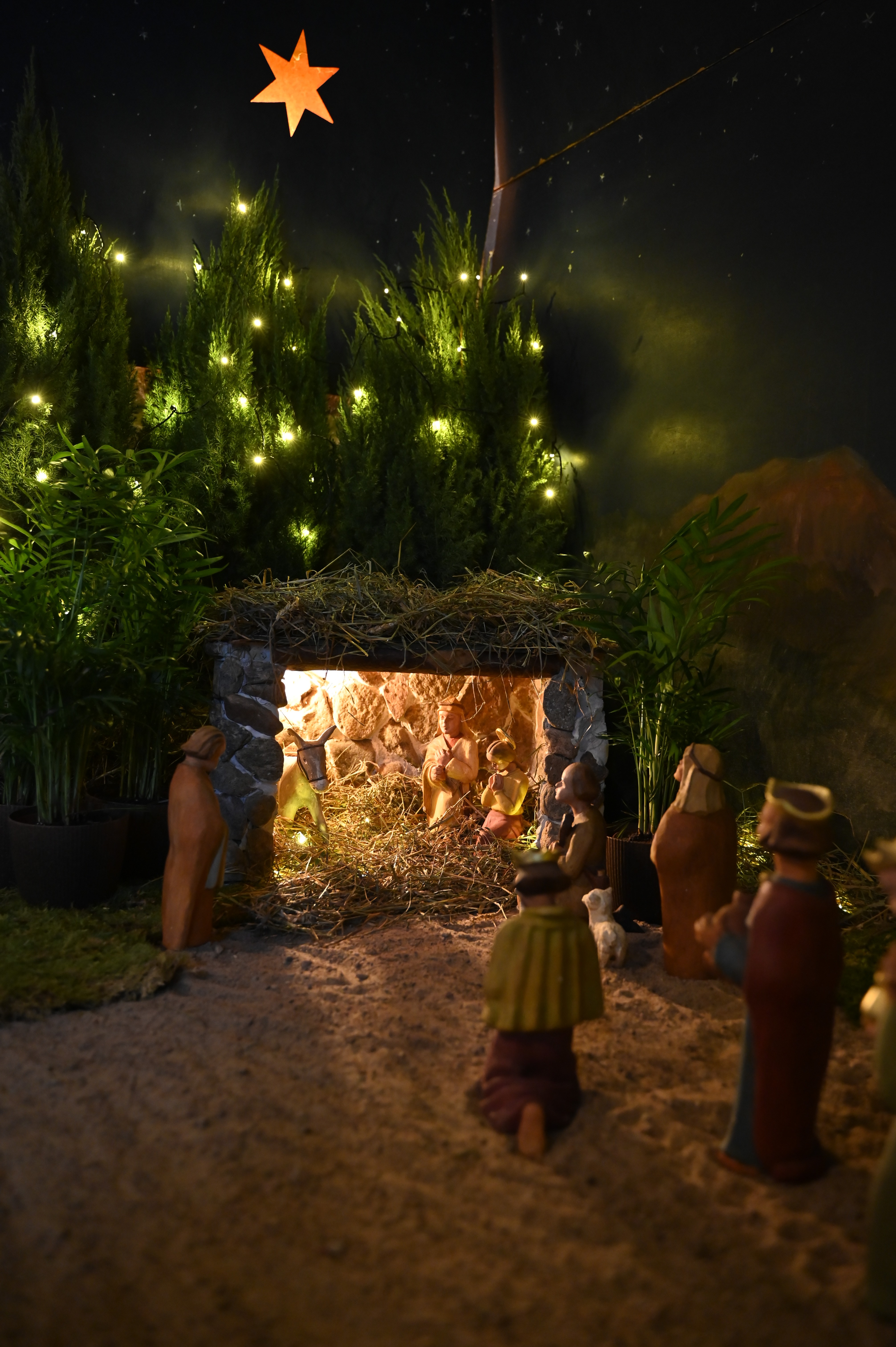 Upplyst julkrubba