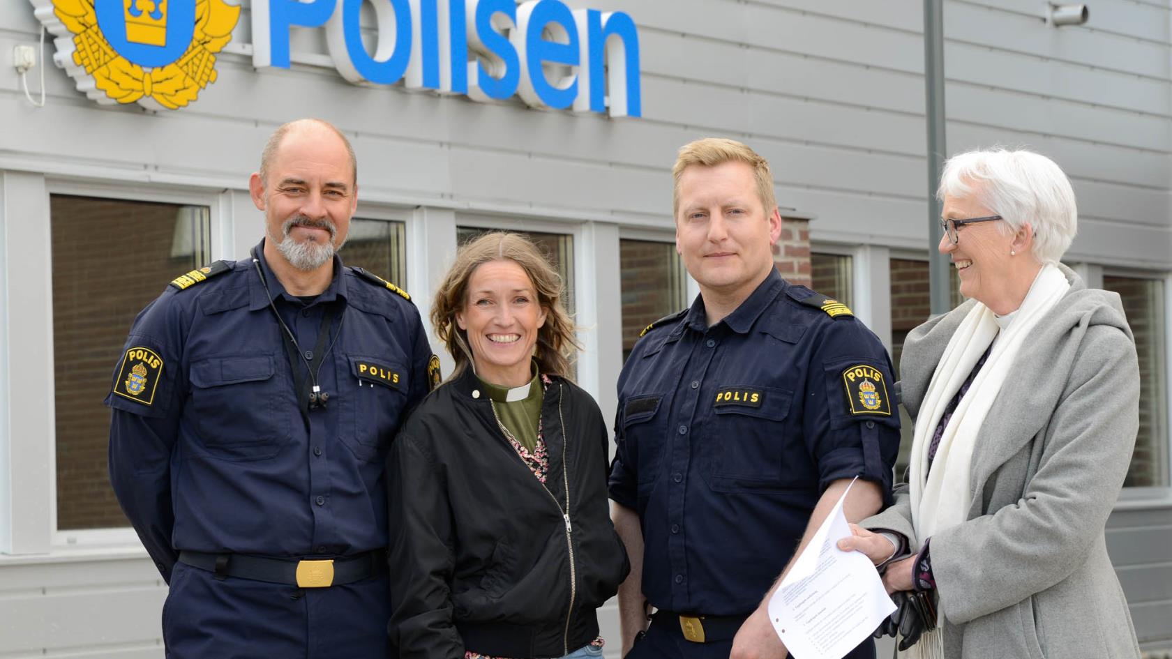 Michael Rystedt, lokalpolisområdeschef, Johanna All, polisdiakon, Johan Eklund, gruppchef på ingripandepolisen och Lena Fagéus, kyrkoherde.