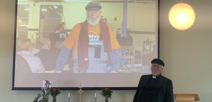 Vår församlingspräst i Berg, Stig Östlund, har slutat efter 6 år i Norra Billings pastorat. Här kan du se bilder och en film från hans avskedsgudstjänst som hölls den 30 augusti i Timmersdala församlingshem.