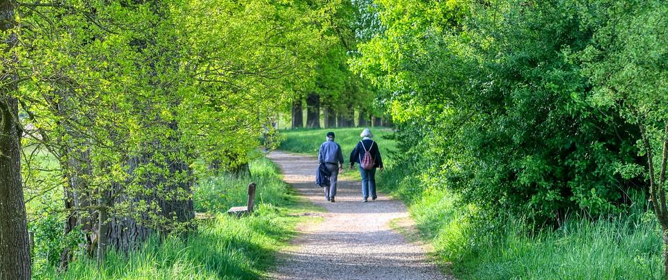 Vi ger oss ut på en promenad i behaglig takt, ca 90 min inkl. fikapaus. Vi håller såklart det rekommenderade avståndet mellan varandra. Onsdag 12 augusti kl. 16.00 med start från Strömstad kyrka. Onsdag 26 augusti kl. 16.00 med start från Näsinge kyrka. Läs mer här.