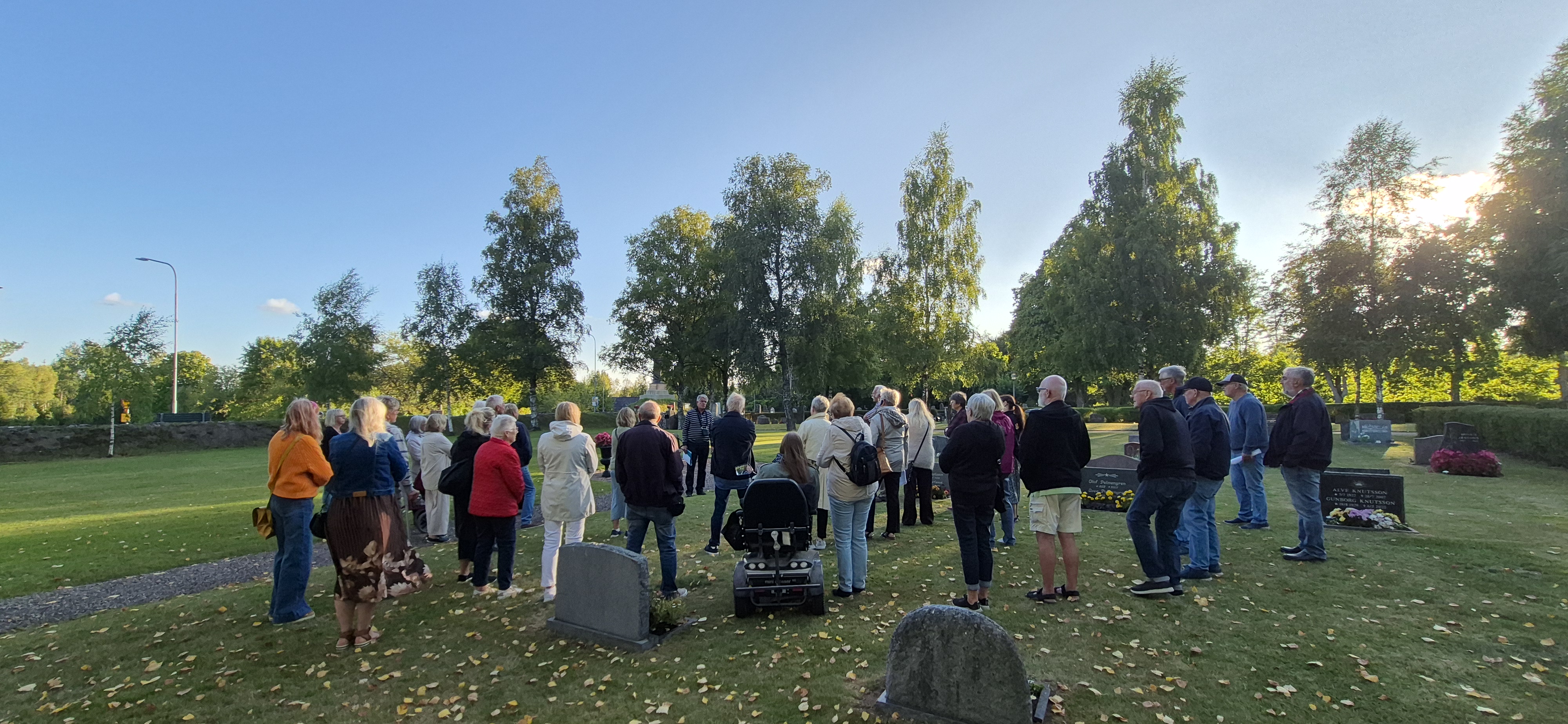 Kyrkogårdsvandring på Ekeberga kyrkogård