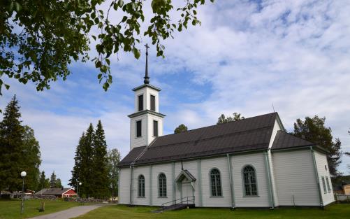 Korpilombolo kyrka