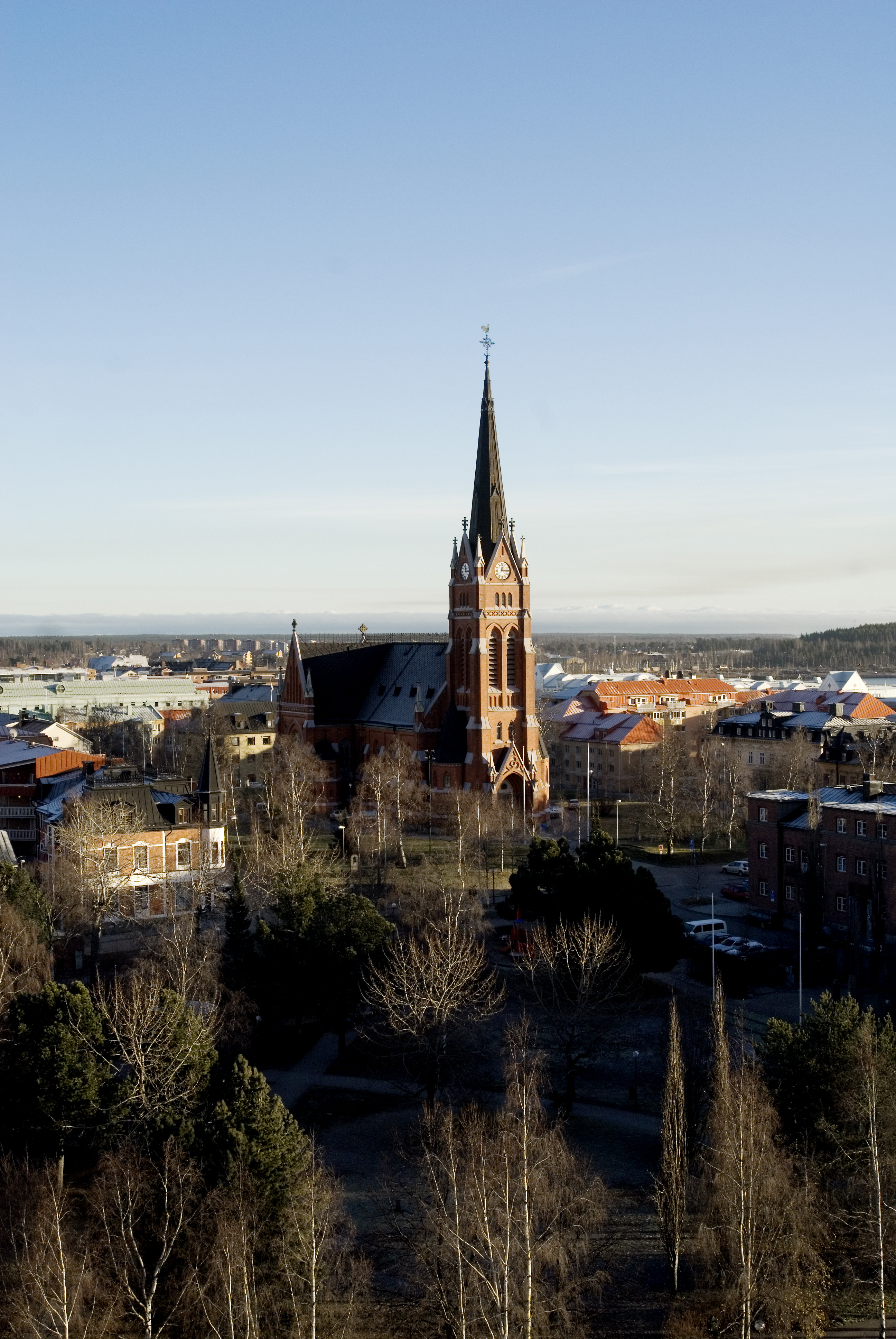 domkyrka i stadsmiljö översiktsbild landskapsbild luleå