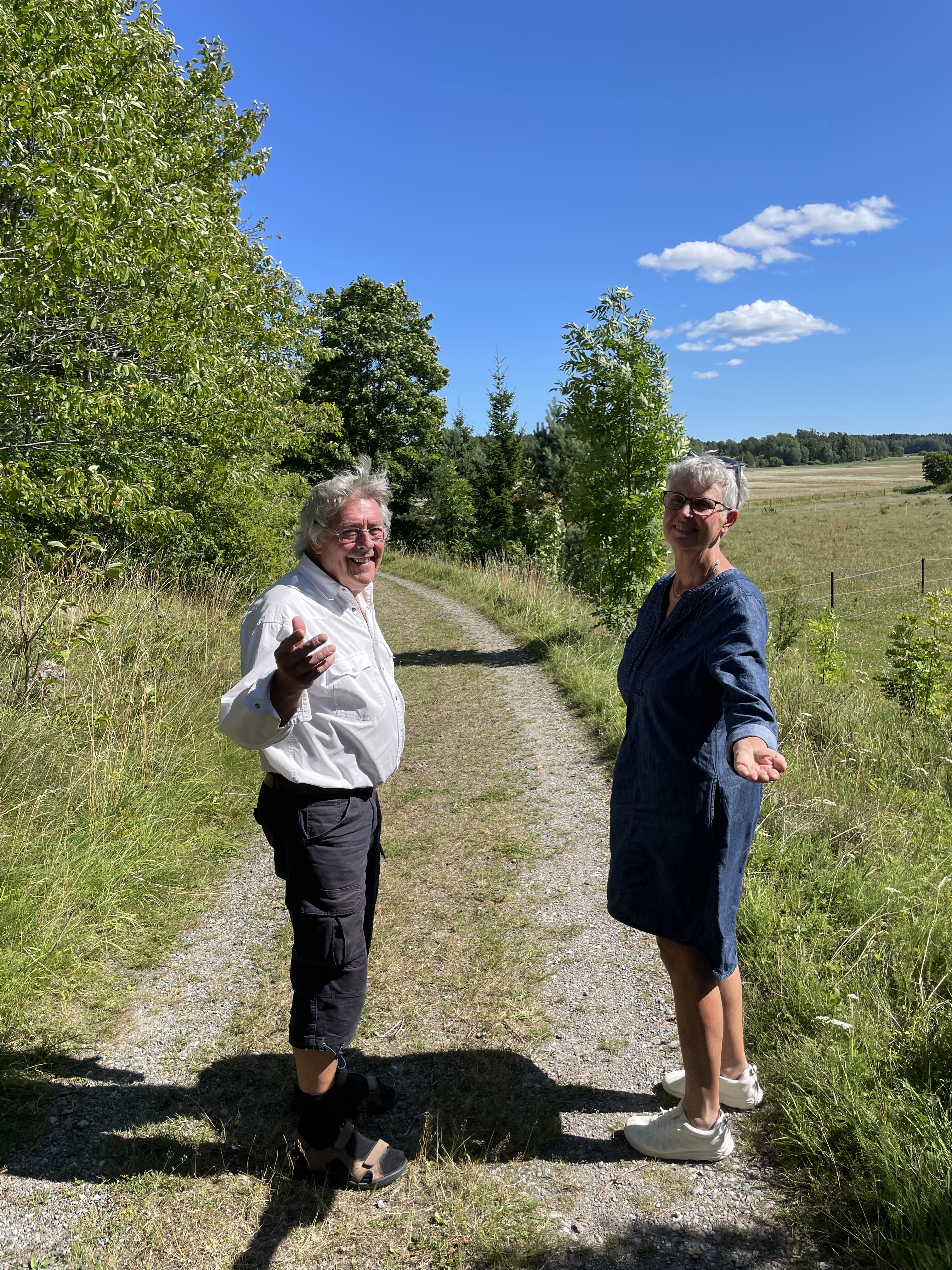 Sören och Marie välkomnar till promenad