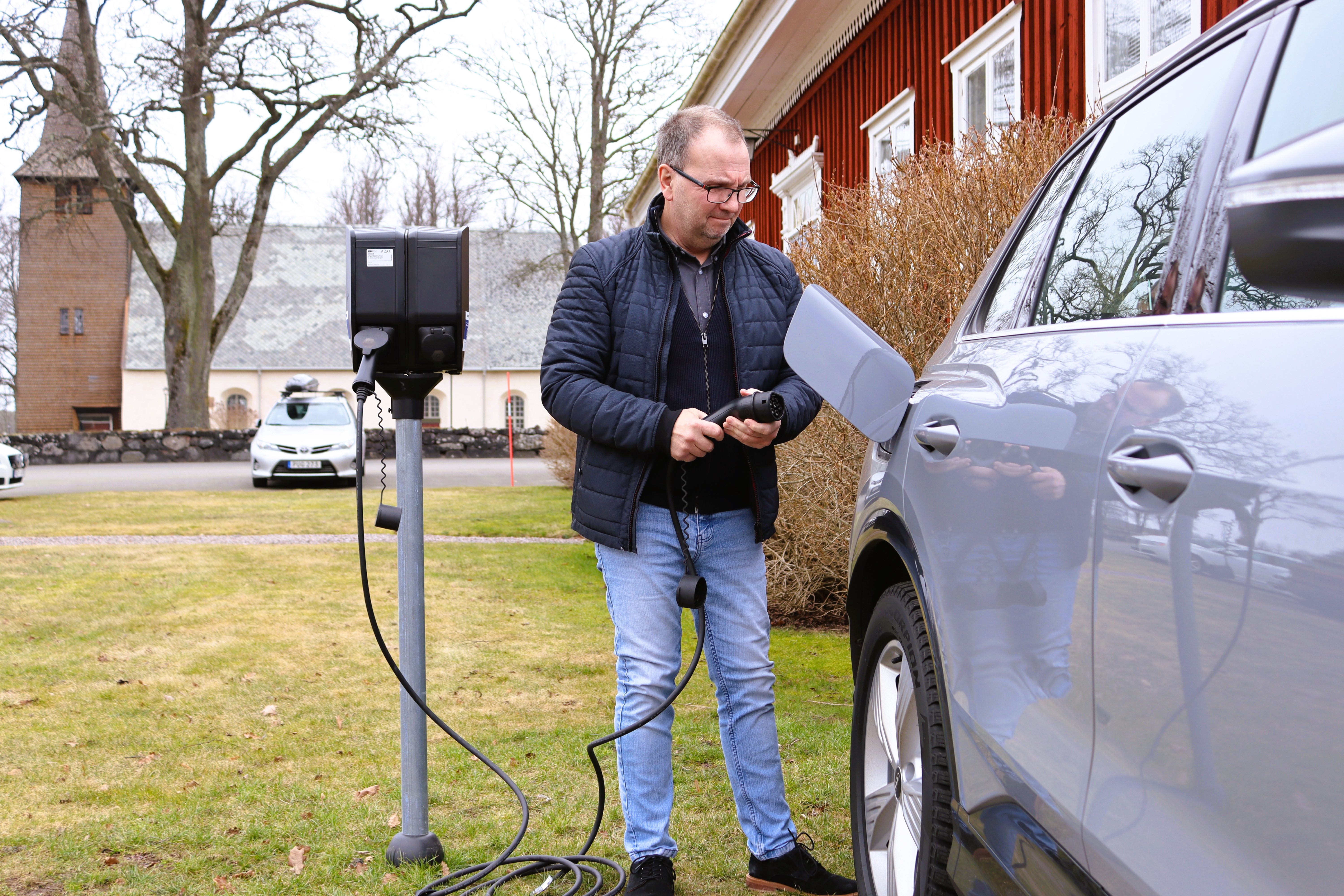 Laddstolpen vid Amnehärads församlingshem