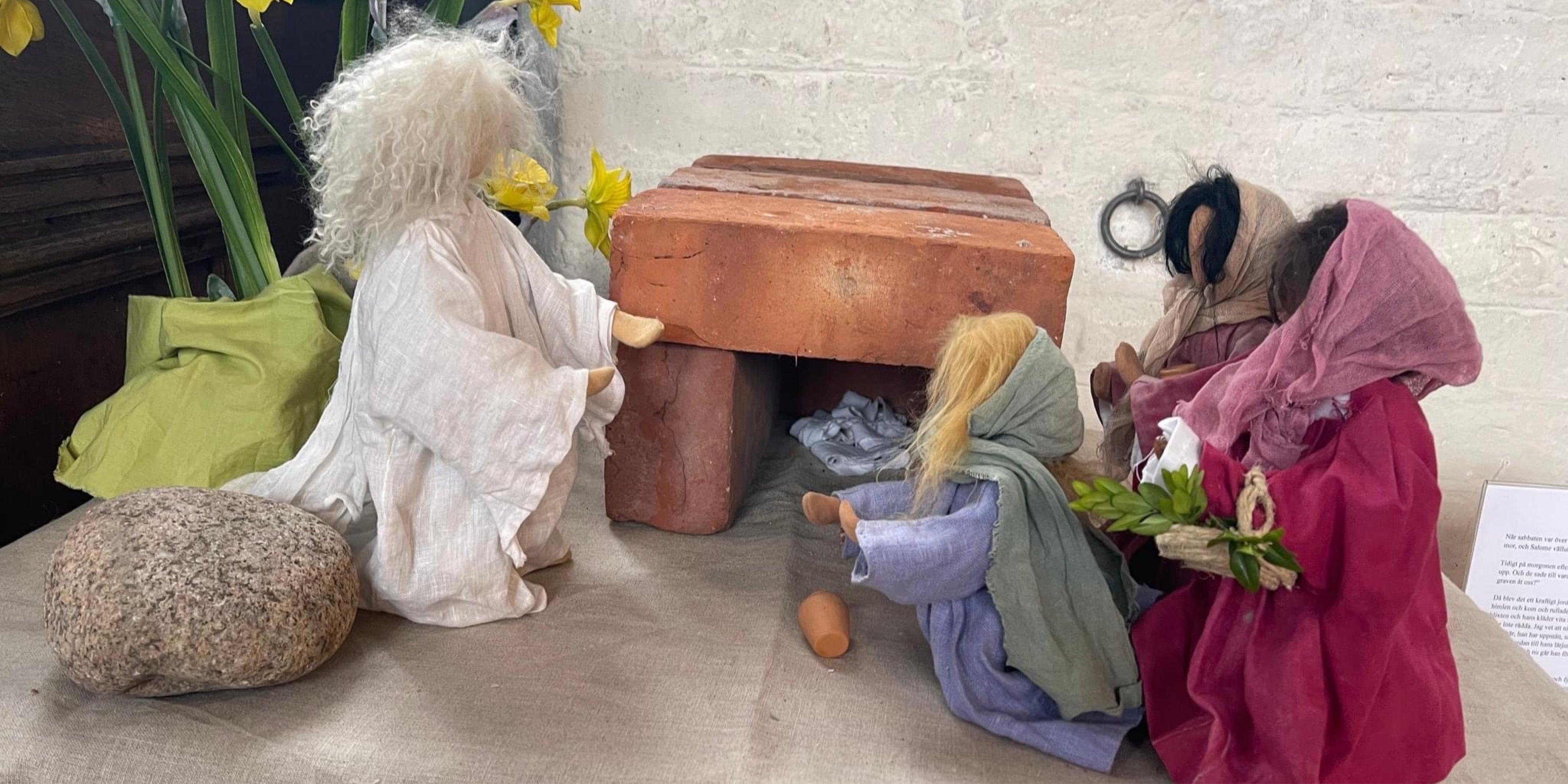 Uppståndelsen illustrerad med bibliska figurer i Falsterbo kyrka. 