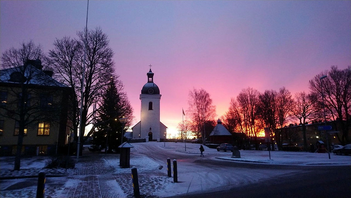 Åseda kyrka en vintermorgondag