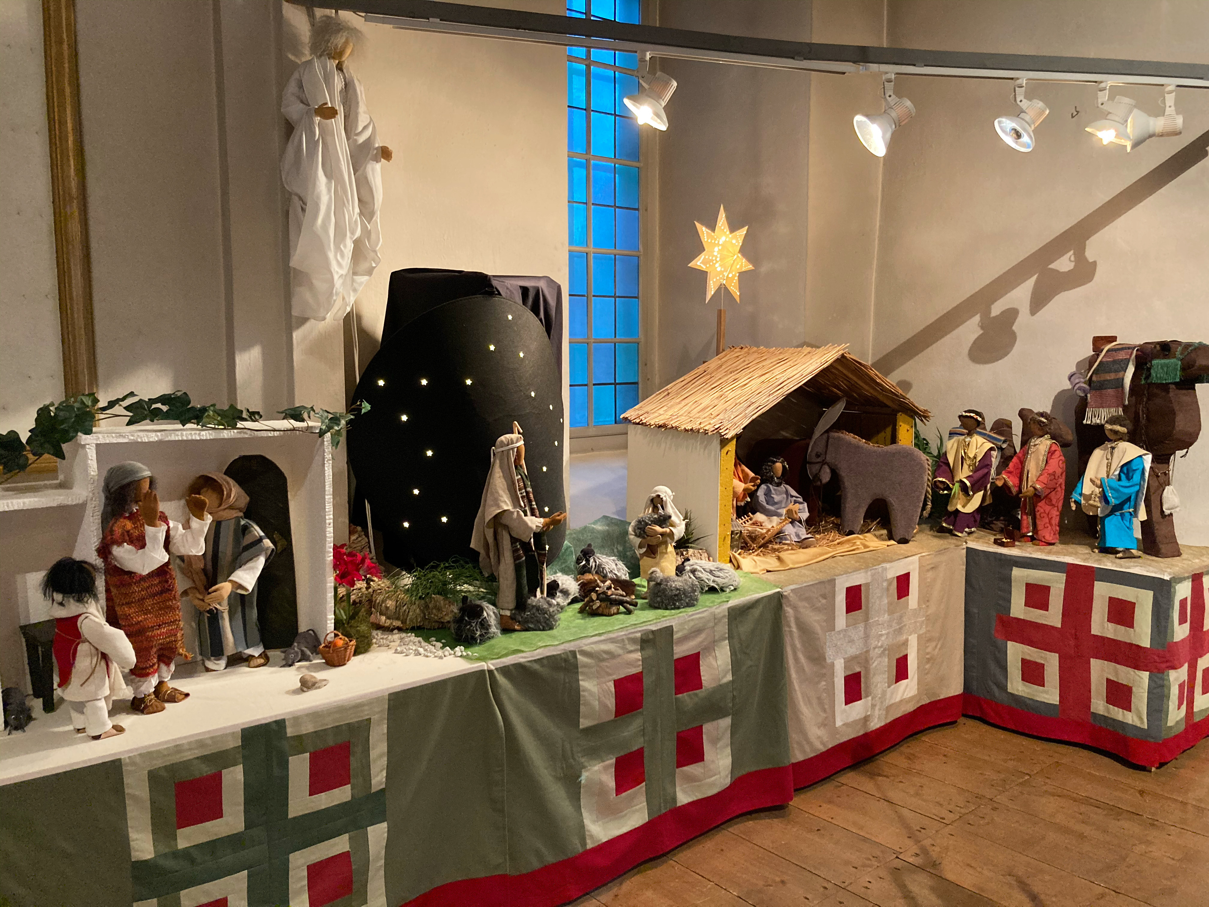 Julkrubban uppställd i Bankeryds kyrka. Foto: Magnus Gustafsson