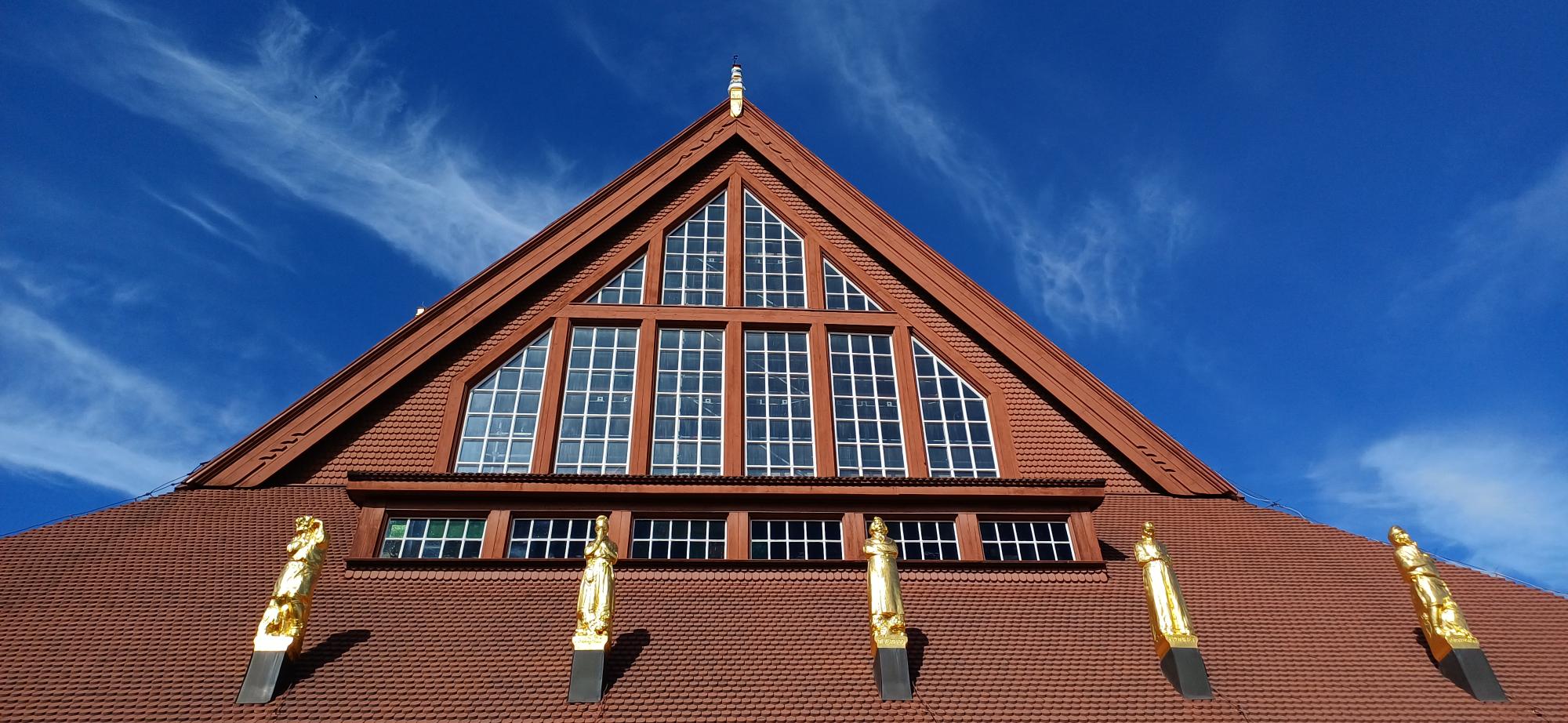 Kiruna kyrka från sidan