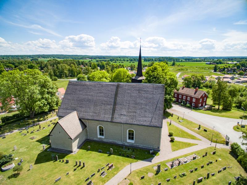 Sköllersta kyrka och församlingshemmet Sockenstugan - Sköllersta församling