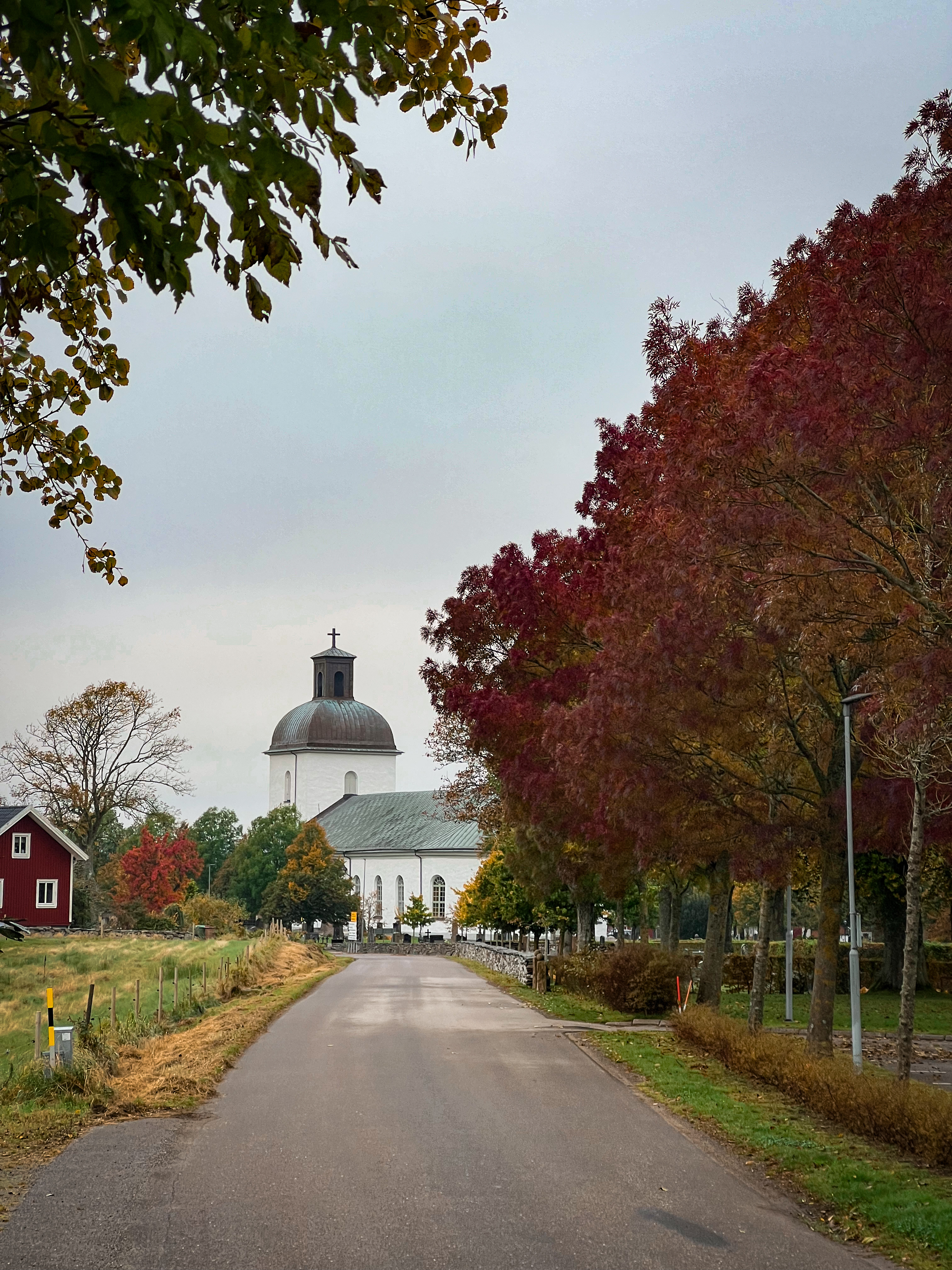 Värö kyrka höst