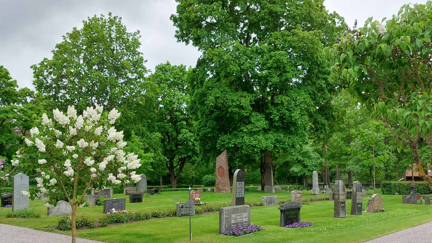 Mosjö kyrkogård