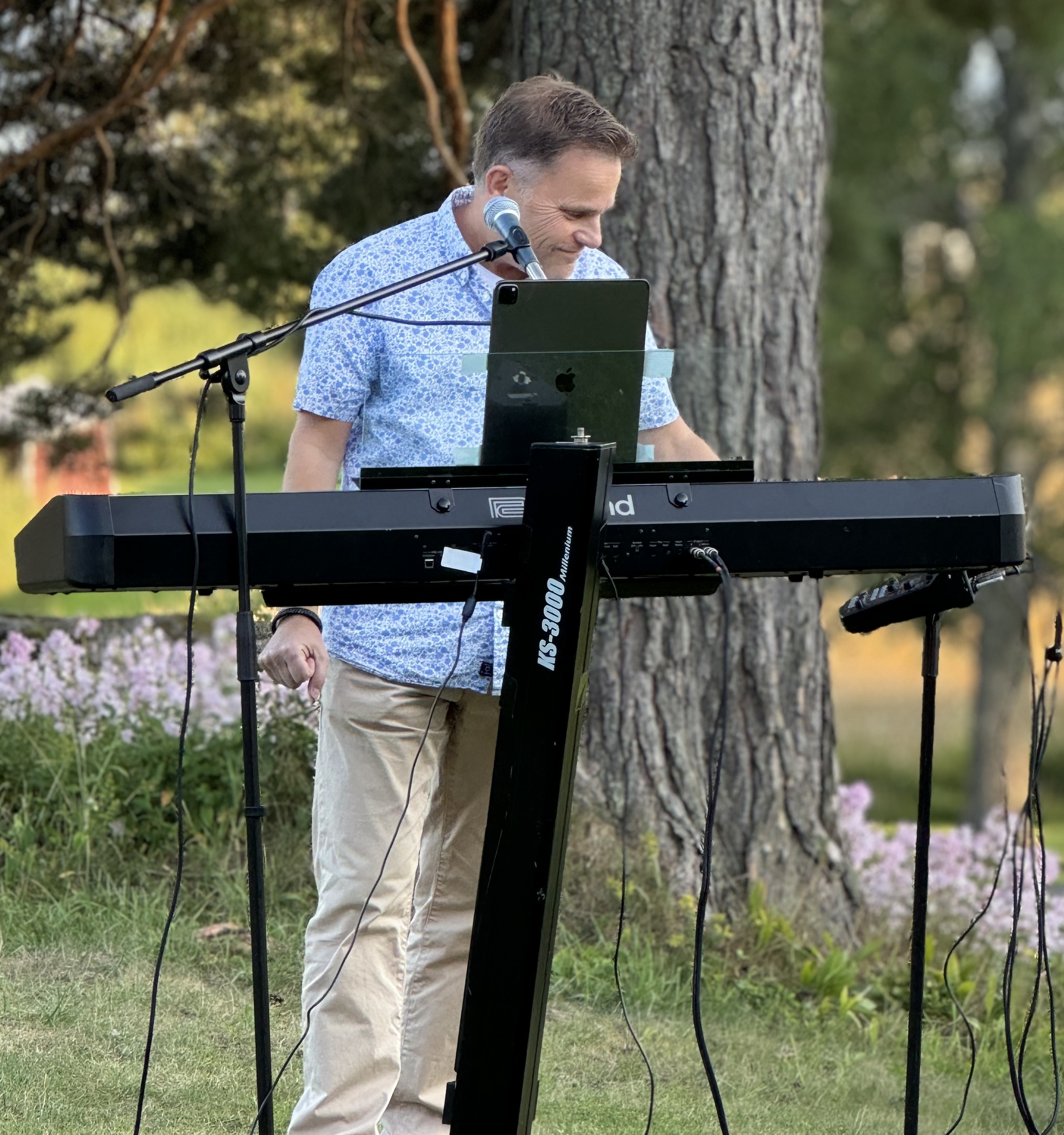 Per Kraft bjuder på musik och quiz