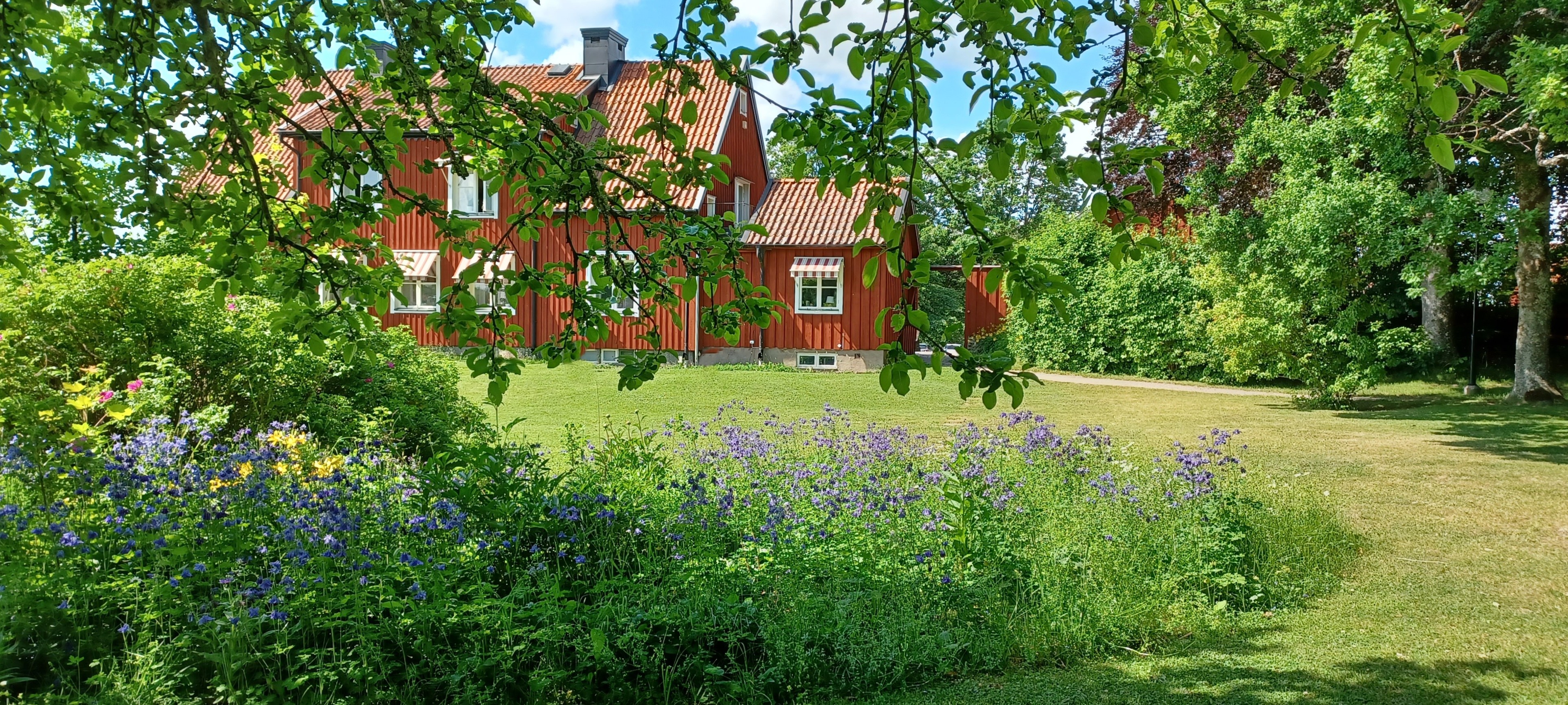 Pastorsexpeditionen sedd från parken