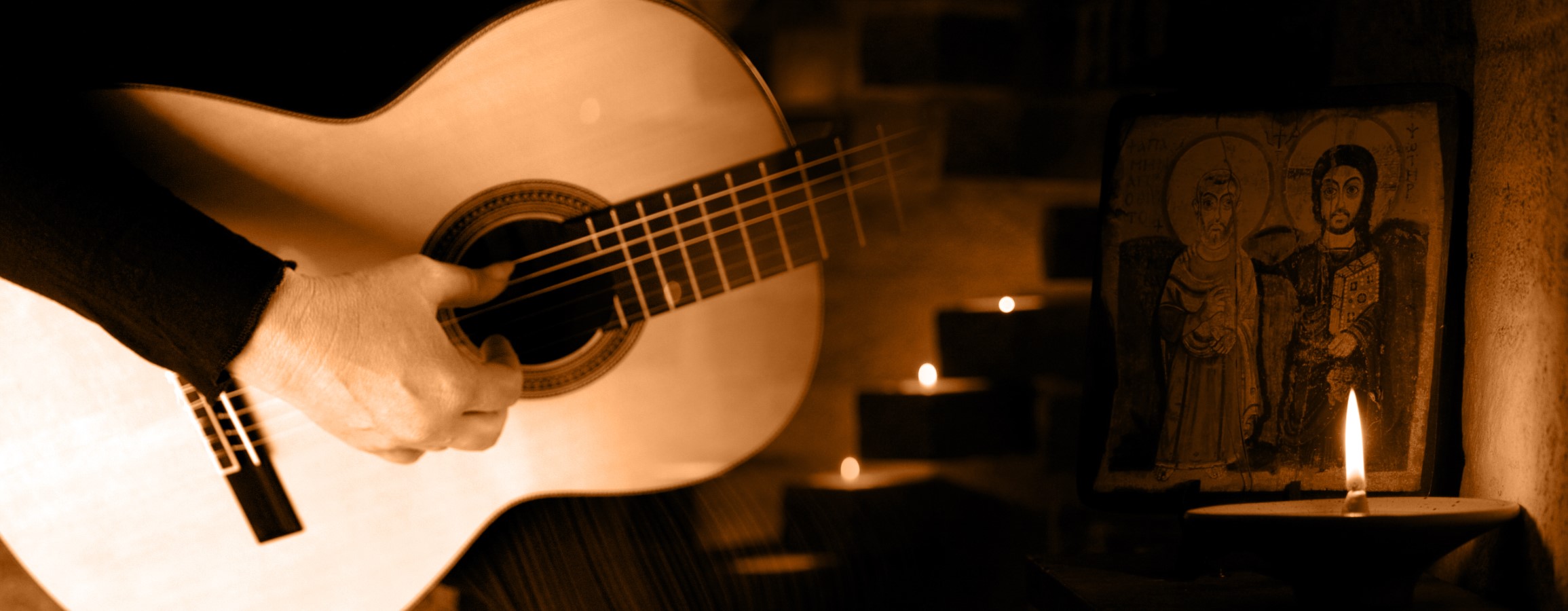 Gitarr som blir spelad på.