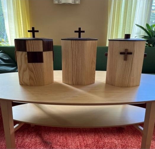 Låneurnor, kyrkliga begravningar