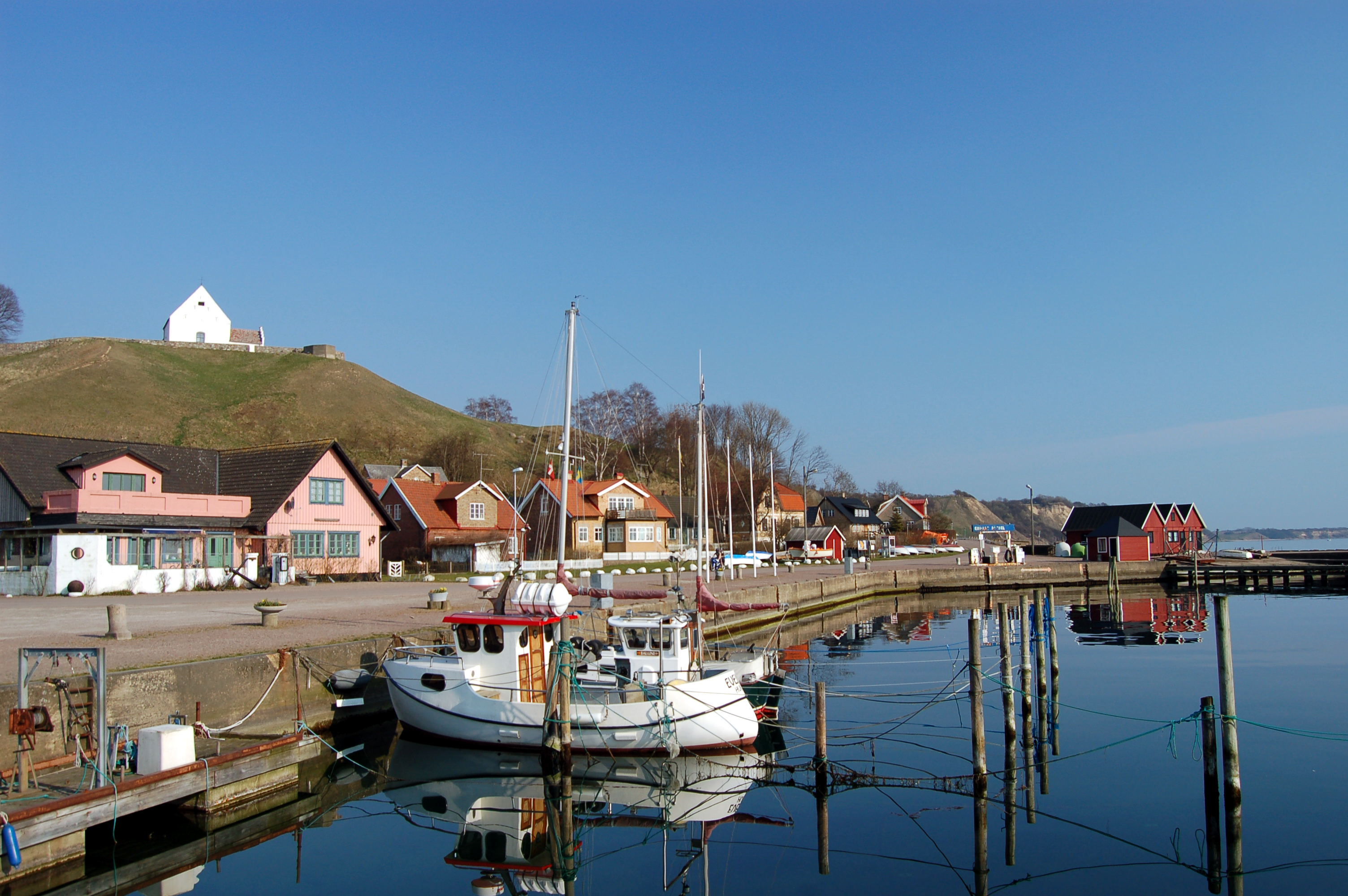 Bild från hamnen, Kyrkbacken.