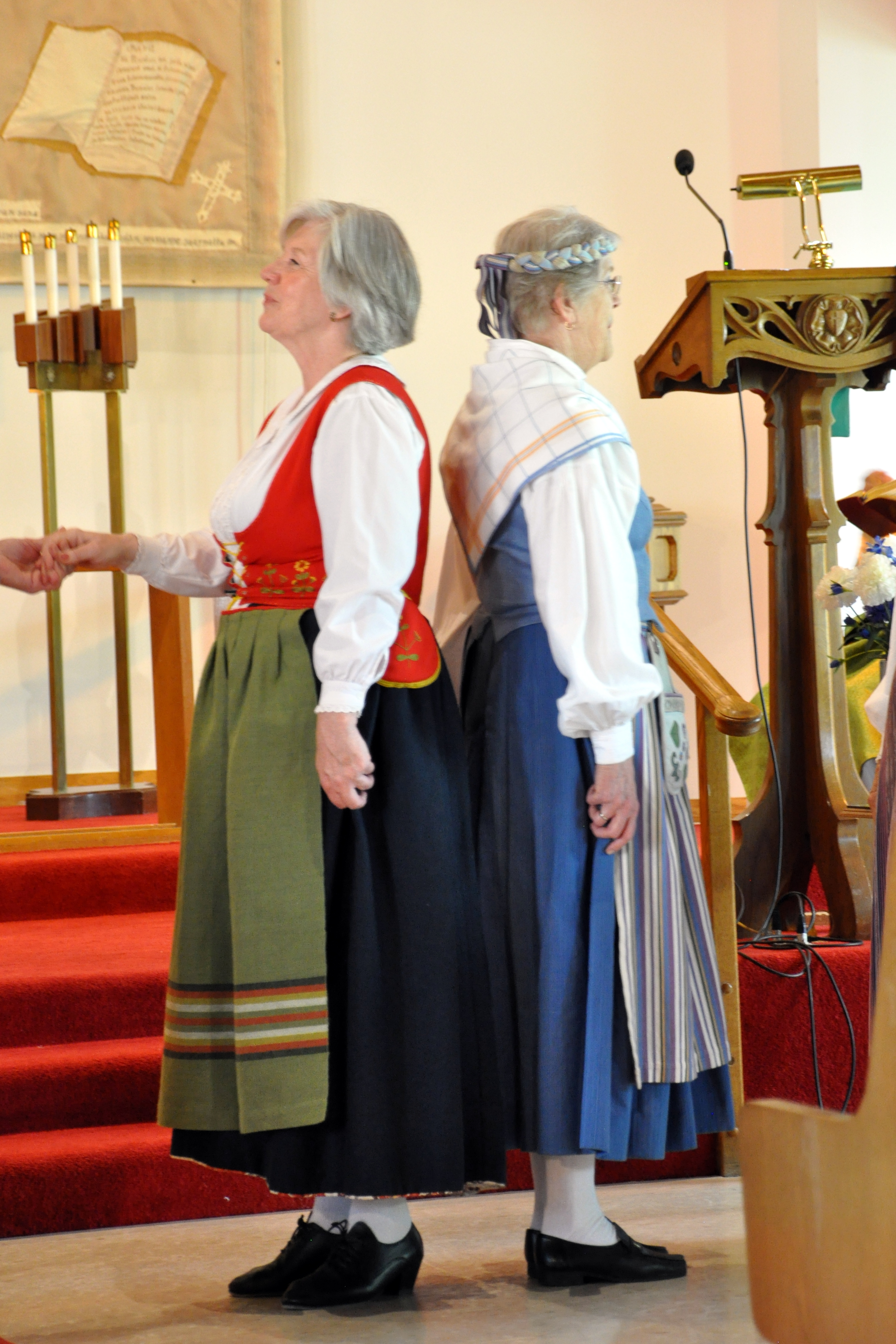 Folkdansmässa på Nationaldagen