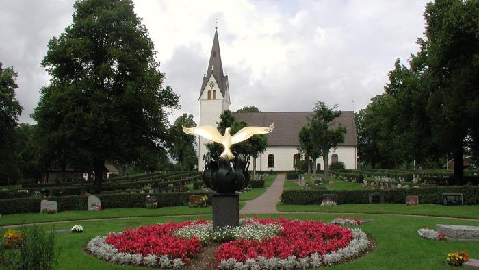 Algutsboda kyrka