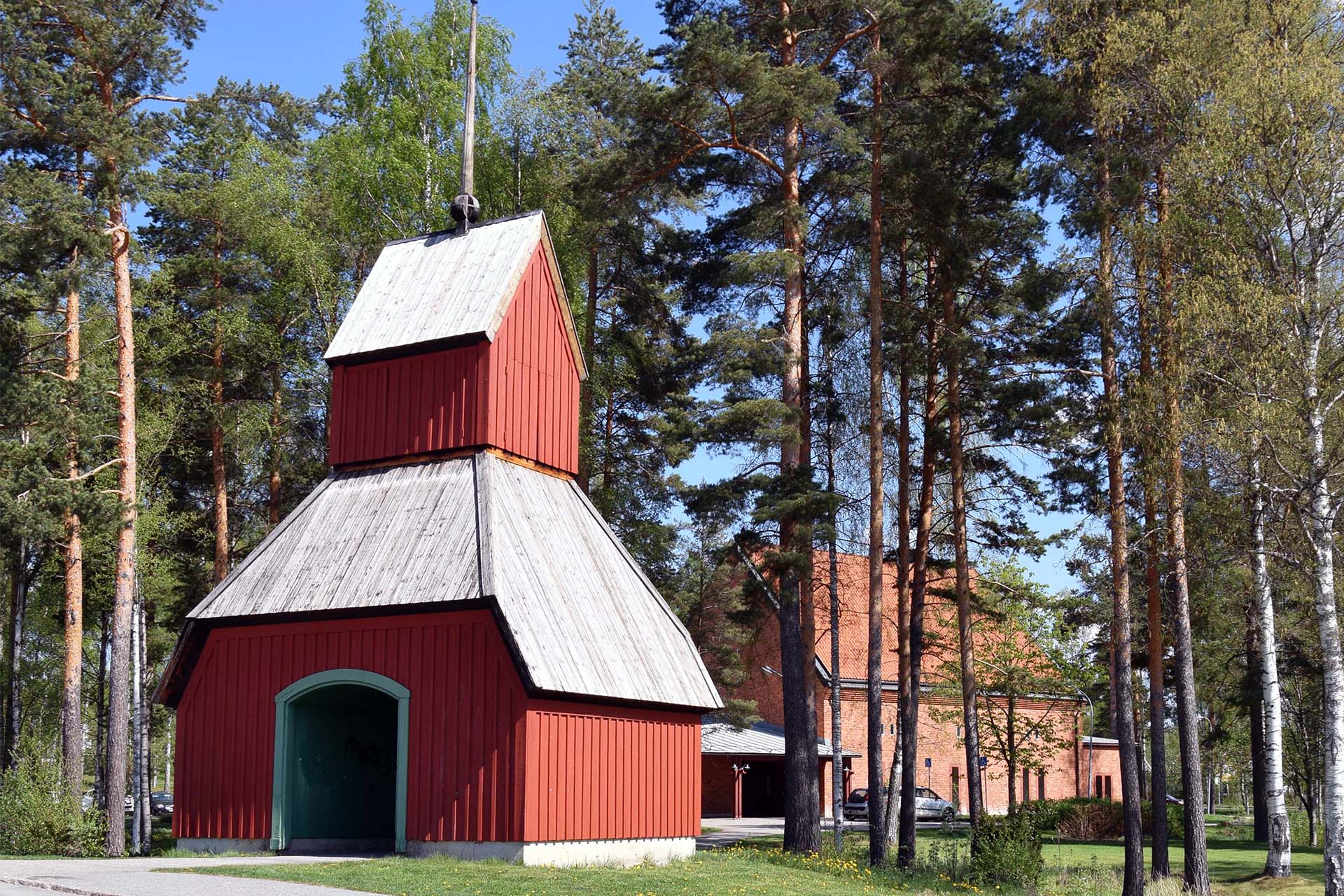Kyrkporten vid Björksätra kyrka
