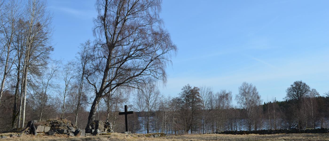 Berg gamla kyrkogård