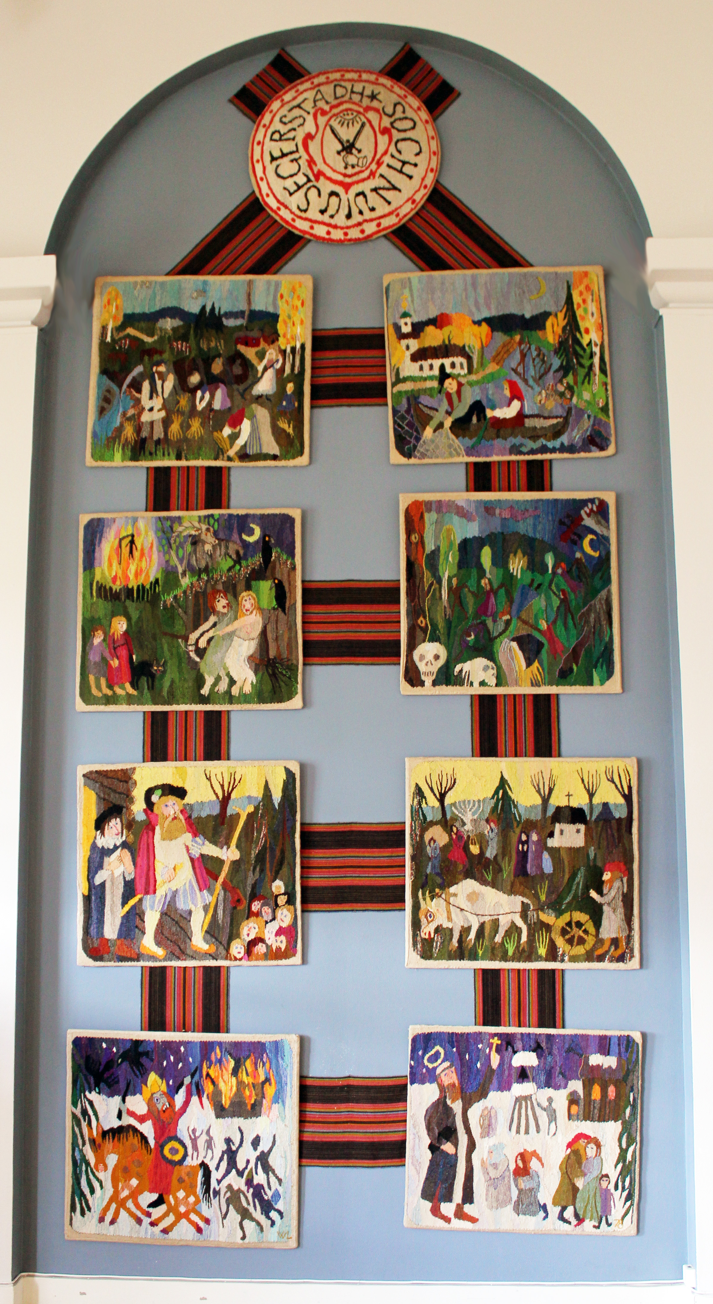 Bildväv av texteilkonstnären Viveka Lindberg, Delsbo. Den hänger i Segersta församlingshus.