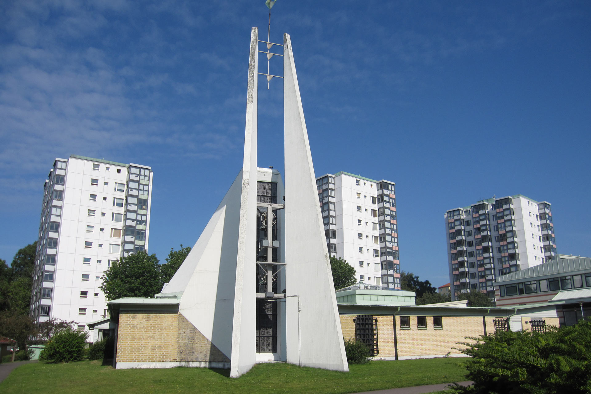 Biksopsgårdens kyrka, på Vårväderstorget.