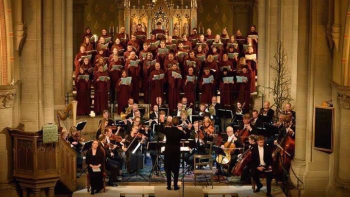 Brahms Requiem framförs i Olaus Petri kyrka av tre körer från församlingen och musiker ur Svenska kammarorkestern
