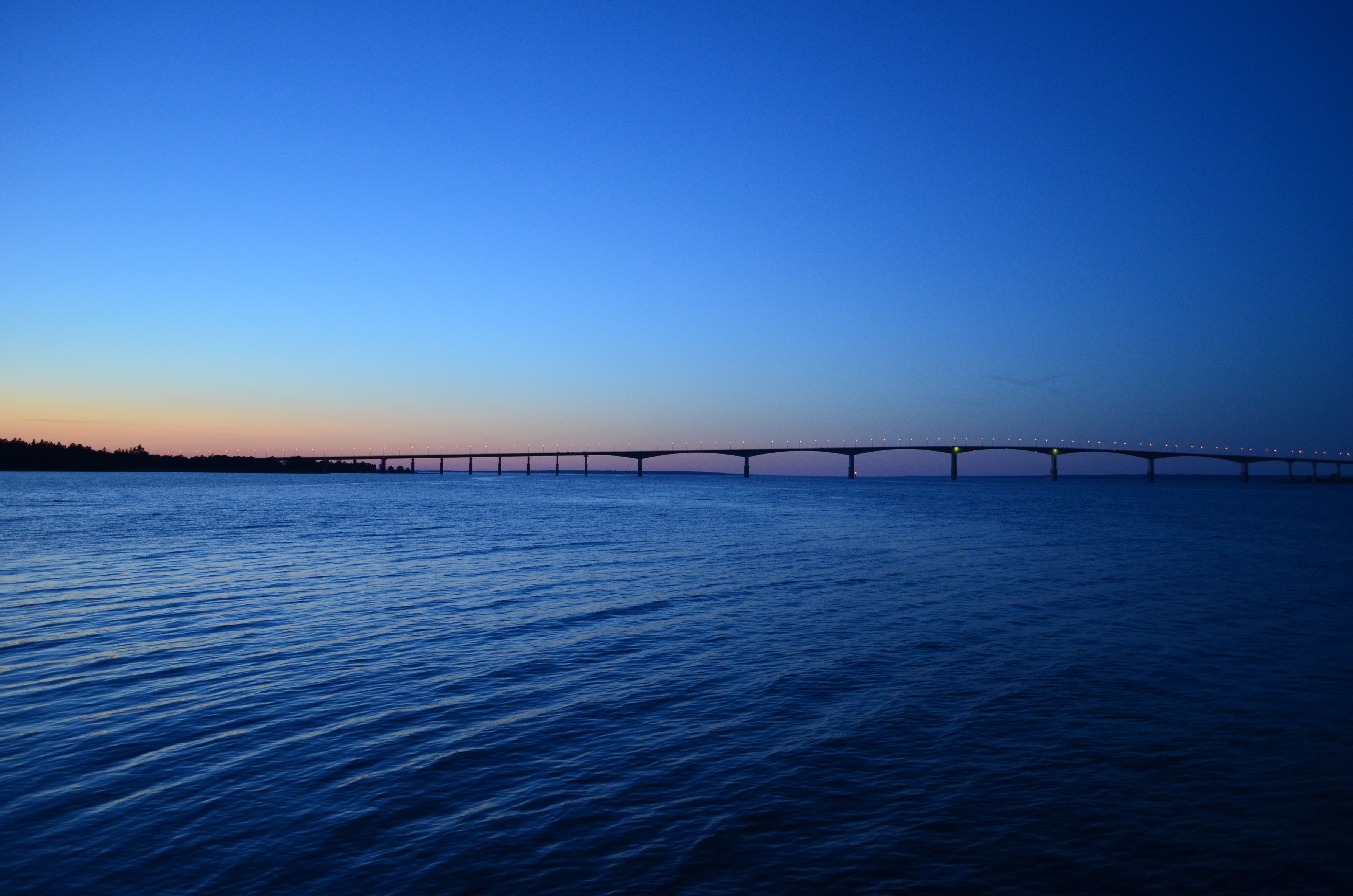 Ölandsbron i skymning