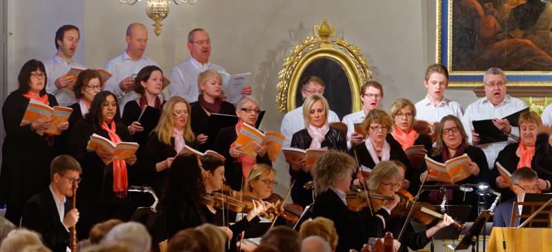 Sångare från flera av församlingens körer framförde Händels Messias i Törnevalla kyrka i mars 2013.