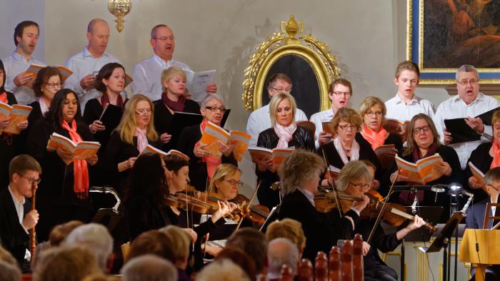 Sångare från flera av församlingens körer framförde Händels Messias i Törnevalla kyrka i mars 2013.