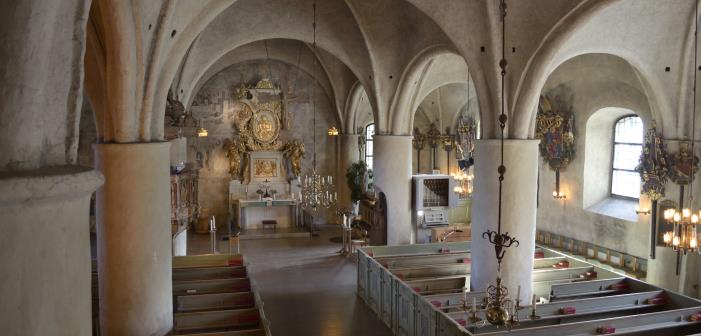 Välkommen att tända ett ljus, be en bön och koppla av i kyrkorummets famn. Andas ut din oro, andas in Guds kraft. Danderyds kyrka är öppen dagligen kl. 9.00-17.00. Från och med 2 april blir det gudstjänst men utan gudstjänstbesökare. Det gäller inte dop, vigslar och begravningar.