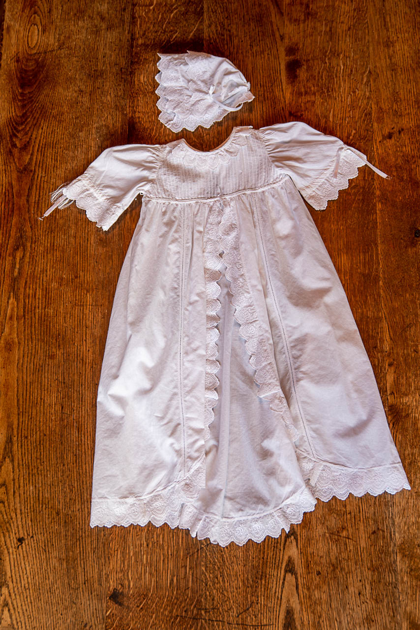 En av våra dopklänningar