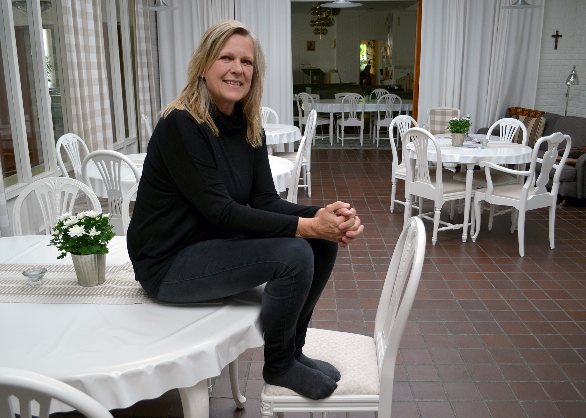 Eva Eriksson har sin bas i Andersbergskyrkan, där besökarna bland annat erbjuds gudstjänster, soppluncher och språkcafé. 