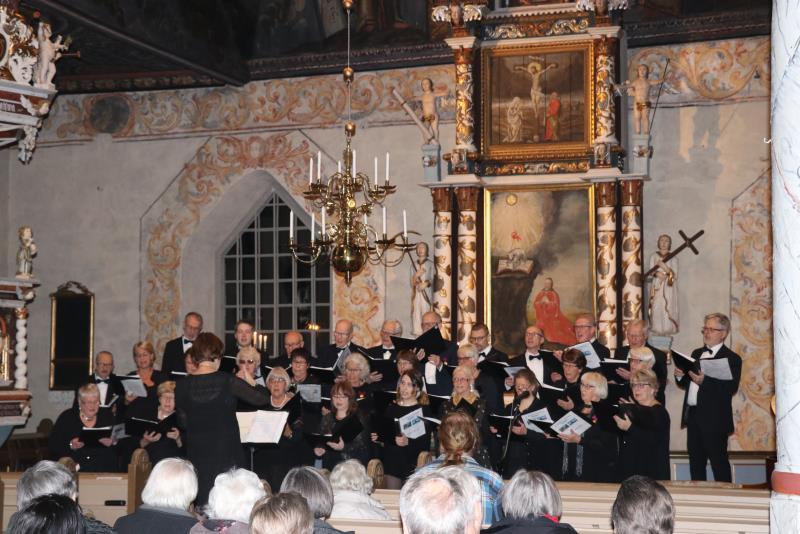 Norra Sandsjö-Bodafors kyrkokör vid Jubileumskonsert i Norra Sandsjö kyrka 25 november 2017