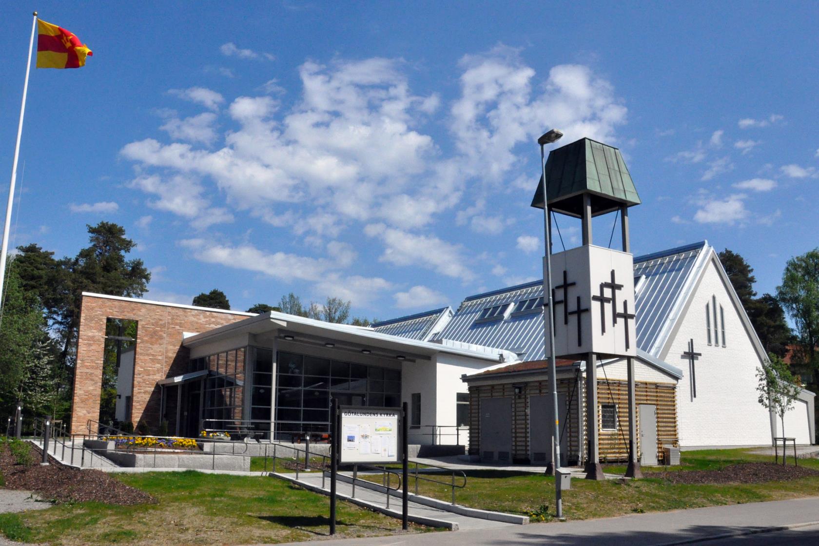 Götalundens kyrka i Trollhättan