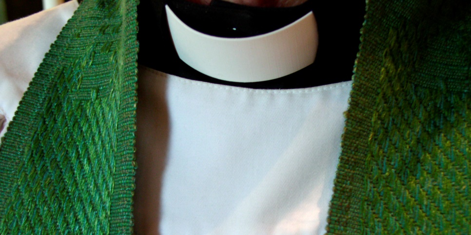 Prästklädsel för att symbolisera gudstjänsten.  